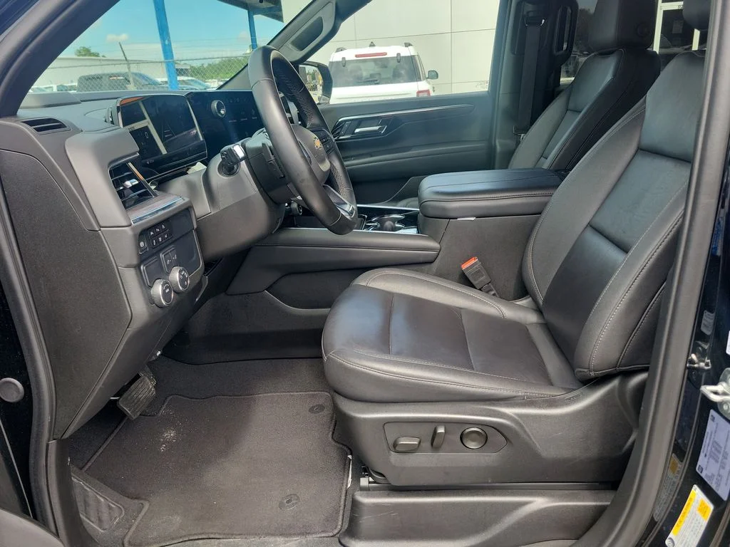 Used 2025 Black Chevrolet LT image 26