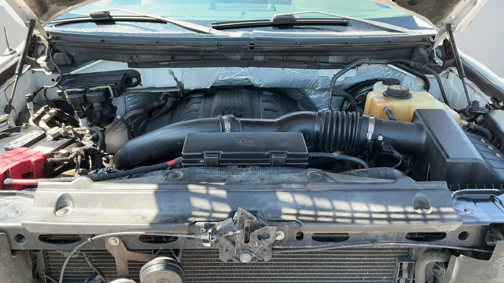 Used 2011 White Ford Lariat image 22