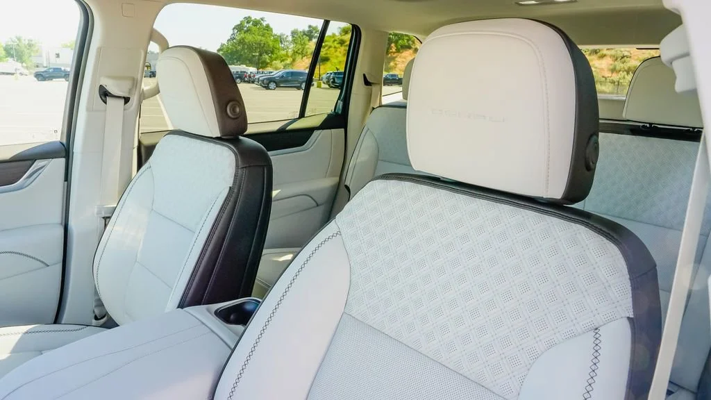2026 GMC Acadia Denali - Photo 13