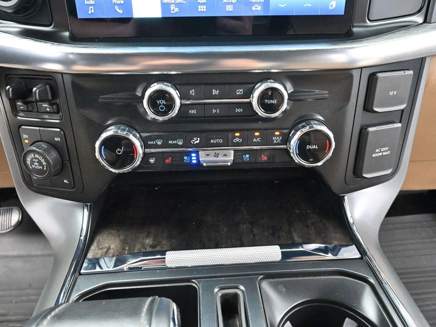 Used 2022 Star White Metallic Tri-Coat Ford LARIAT image 26