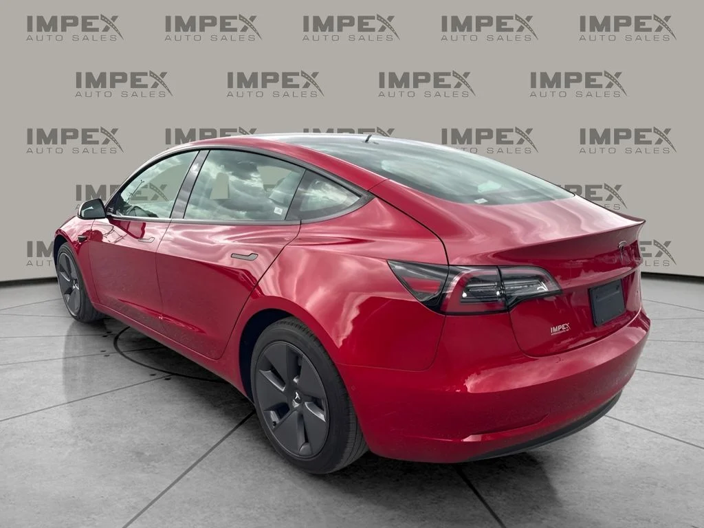 Used 2022 Red Tesla Long Range image 2