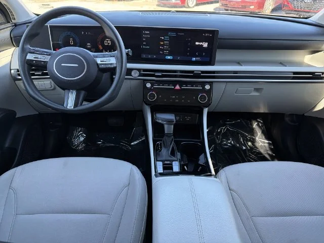 Used 2025 Silver Hyundai SEL image 17