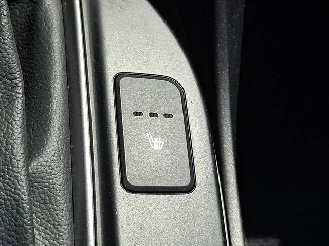 Used 2013 White Hyundai Base image 29
