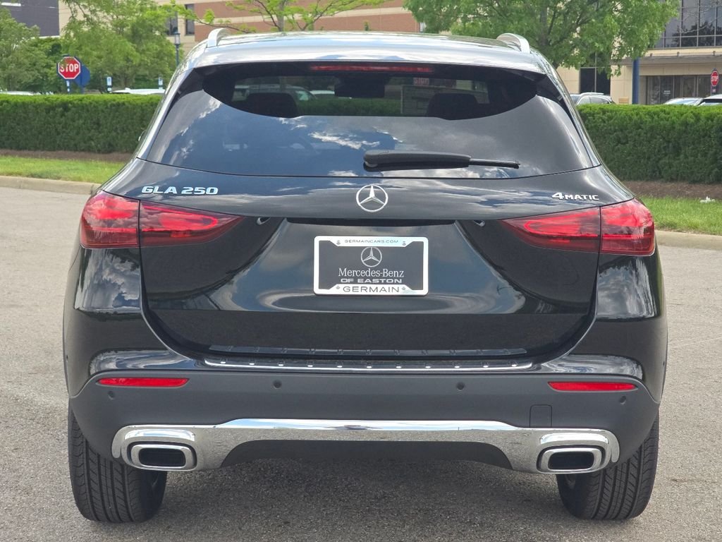 New 2026 Cosmos Black Metallic Mercedes-Benz GLA 250 image 15