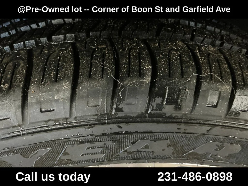 Used 2020 Black Hyundai SEL image 12