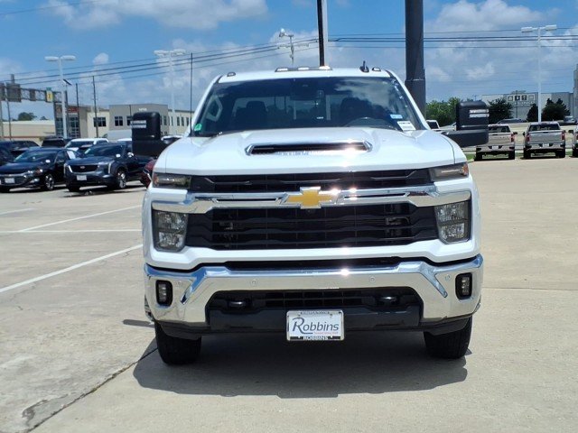 Certified Used 2025 Summit White Chevrolet LT DRW image 2