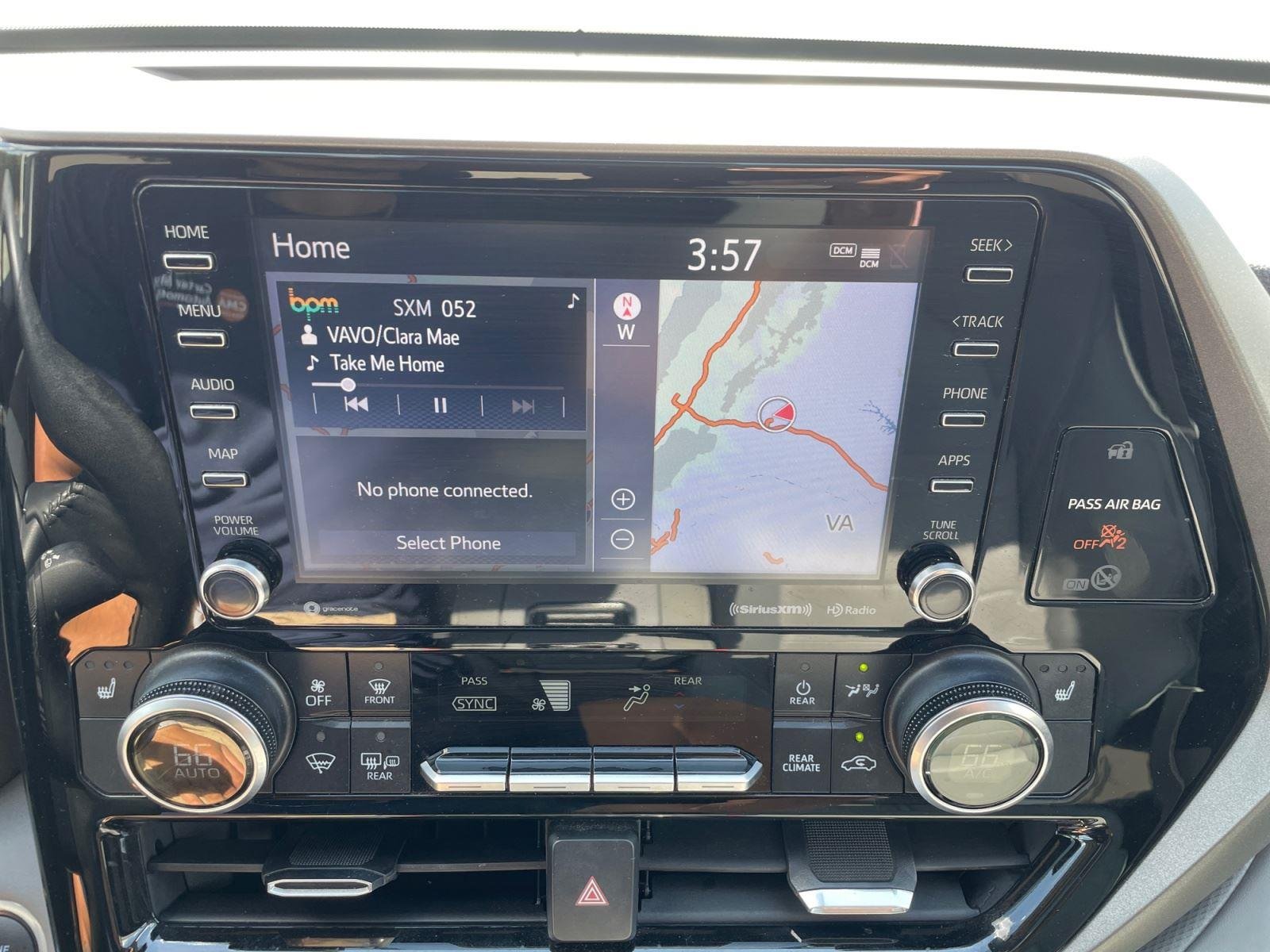Used 2020 Blizzard Pearl Toyota XLE image 19