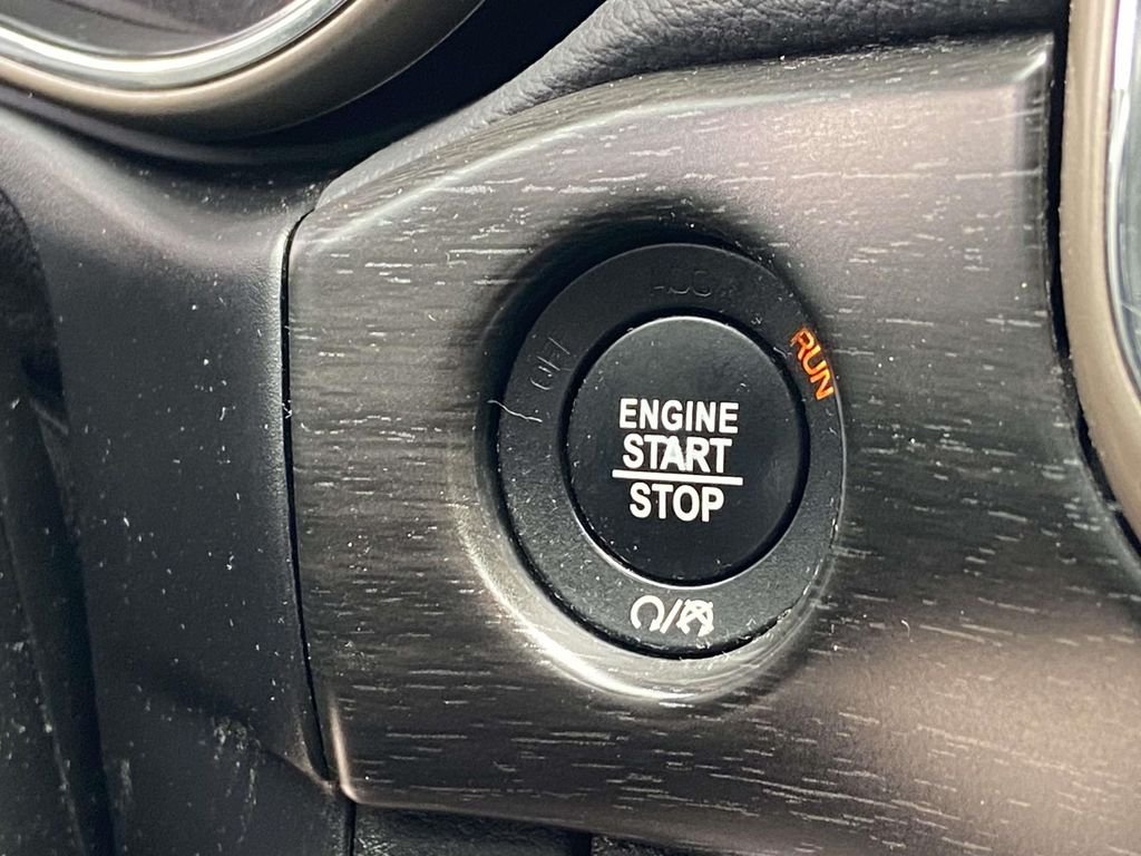 Used 2017 Black Jeep Laredo image 24