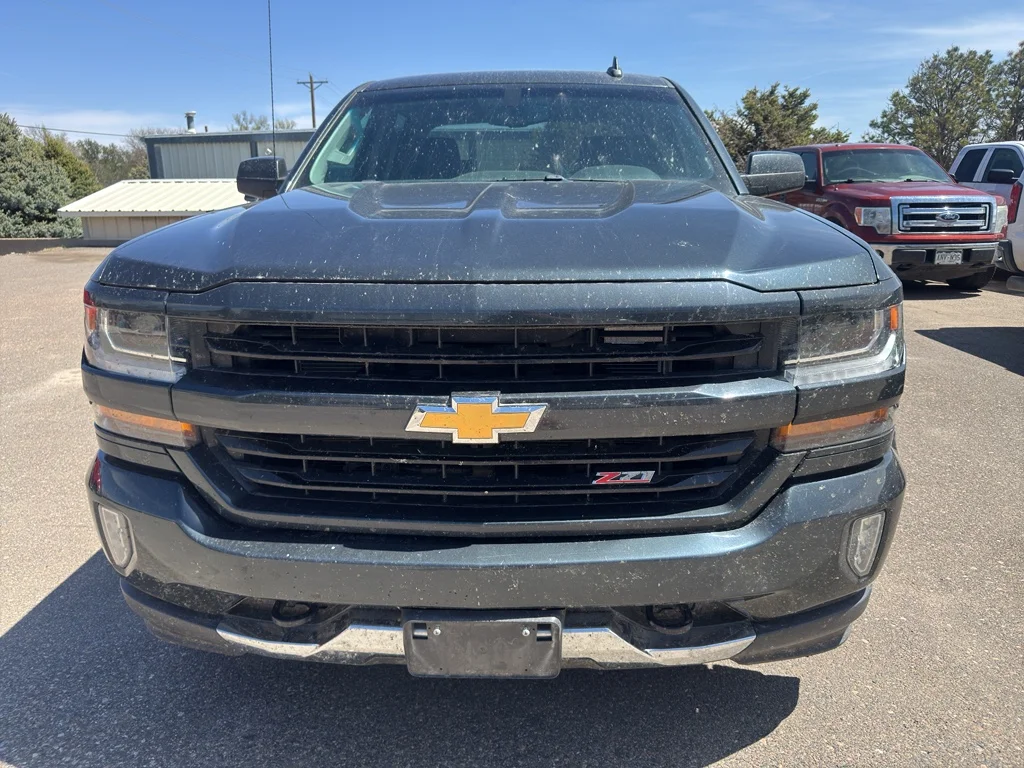 Used 2018 Graphite Metallic Chevrolet LT image 2