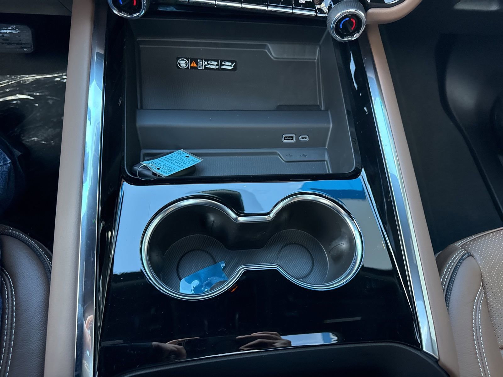 New 2026 Dark Ash Metallic Chevrolet High Country Deluxe with 24in Wheels - Panoramic Sunroof - Super Cruise - Technology & Entertainment image 29