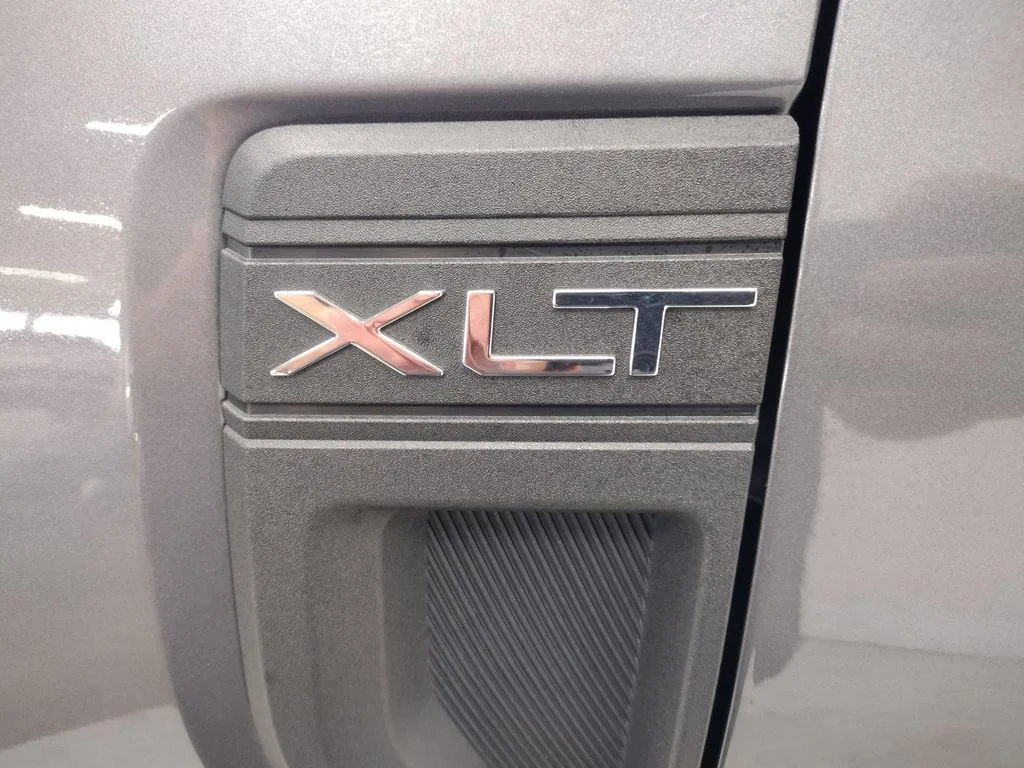 Used 2022 Gray Ford XLT image 5