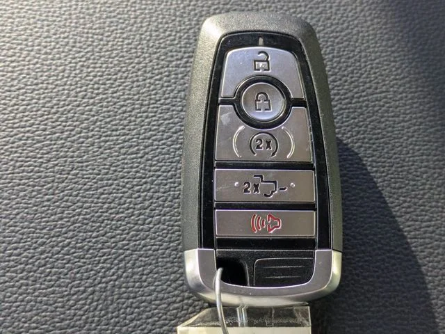 Used 2026 Agate Black Metallic Ford Lariat image 29