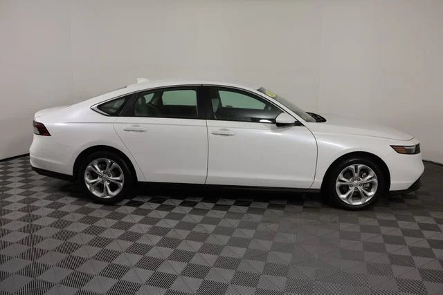 Used 2023 White Honda LX image 9