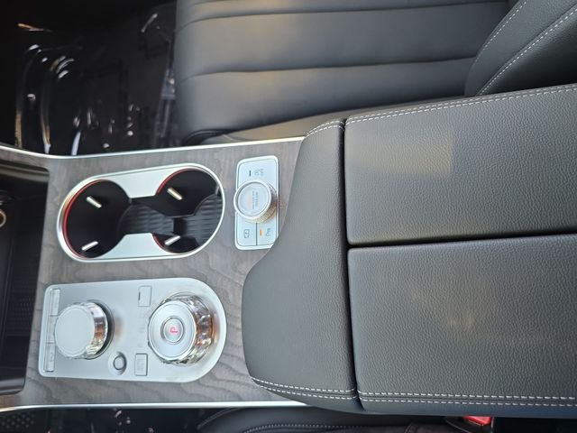 Used 2026 Black Genesis 2.5T image 21