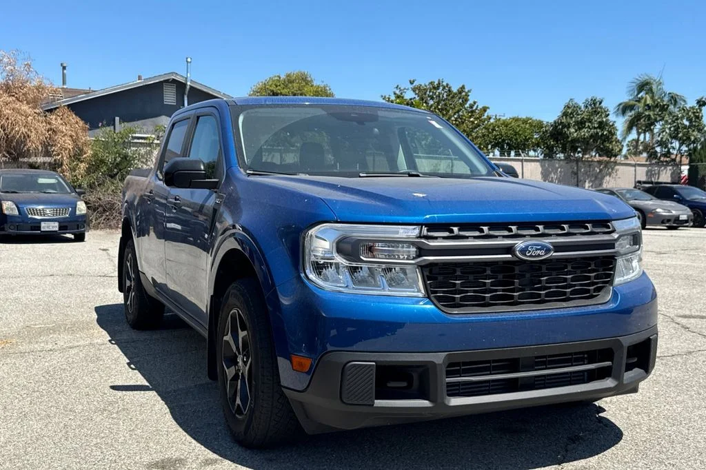 Used 2024 Blue Ford XLT image 2