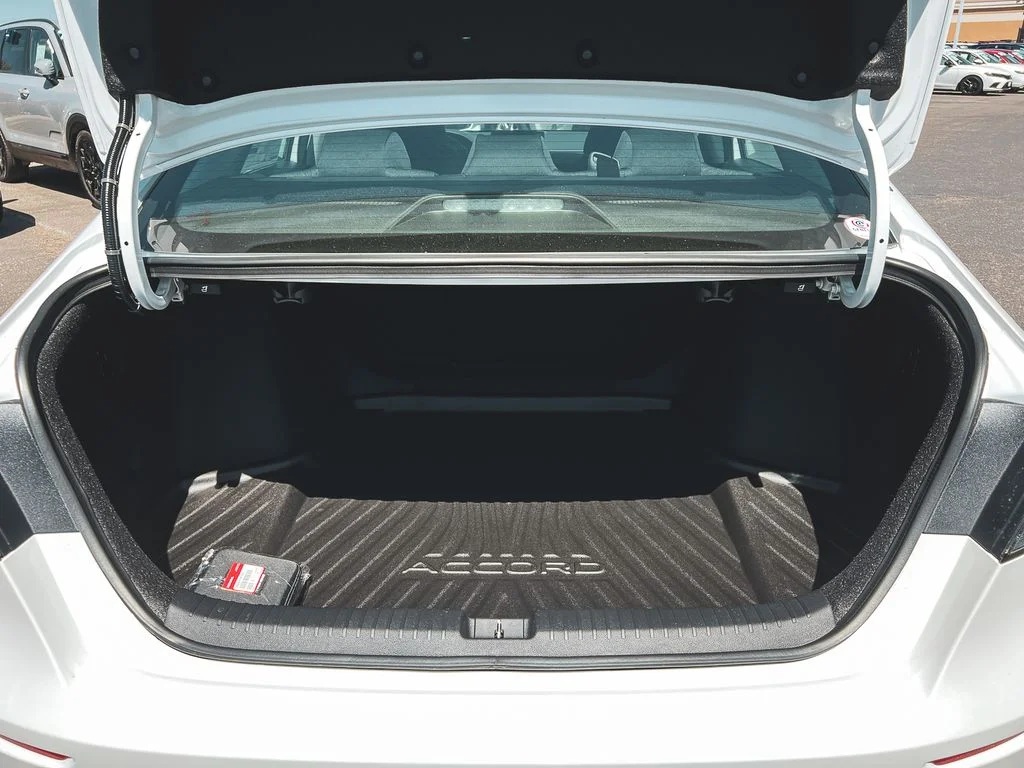 New 2026 Platinum White Pearl Honda SE image 6