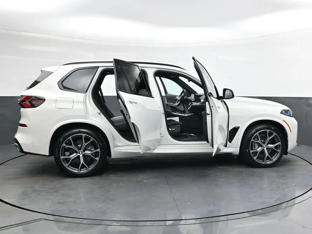 Used 2026 White BMW xDrive40i image 35