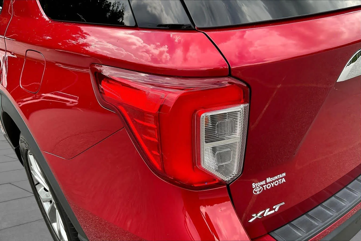 Used 2023 Rapid Red Metallic Tinted Clearcoat Ford XLT image 55