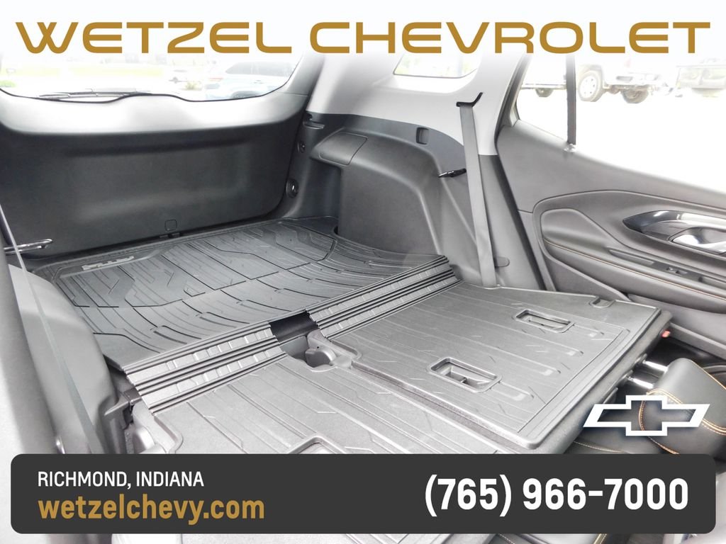 Used 2023 Silver GMC AT4 image 27