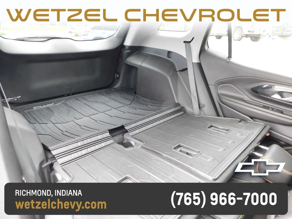 Used 2023 Silver GMC AT4 image 27
