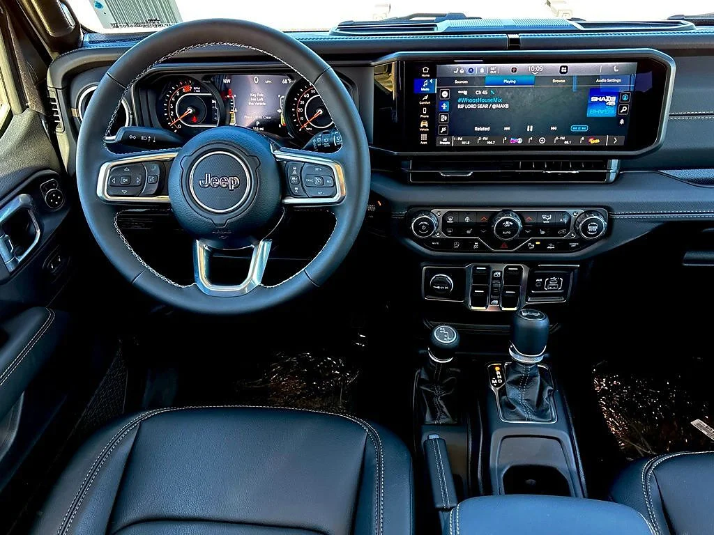 2025 Jeep Wrangler 4-Door Sahara - Photo 20