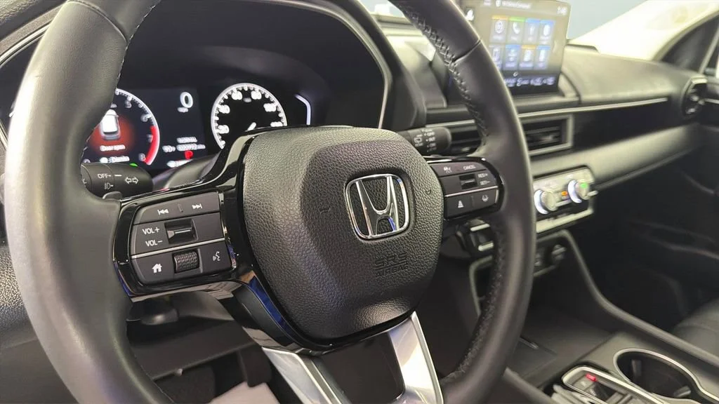 Used 2025 Black Honda EX-L image 24