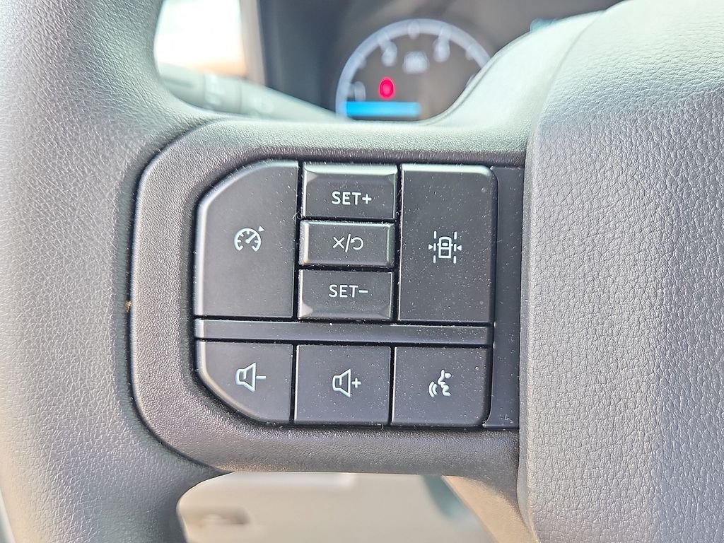 New 2025 Oxford White Ford F-350® XL image 22