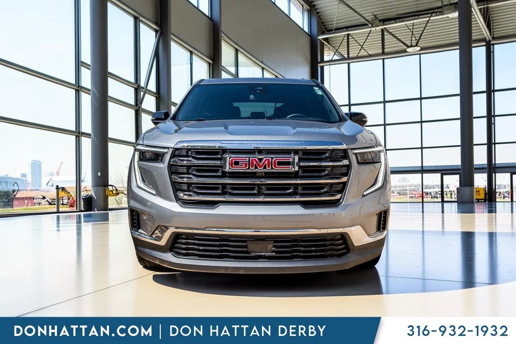 Used 2025 Silver GMC Elevation image 26