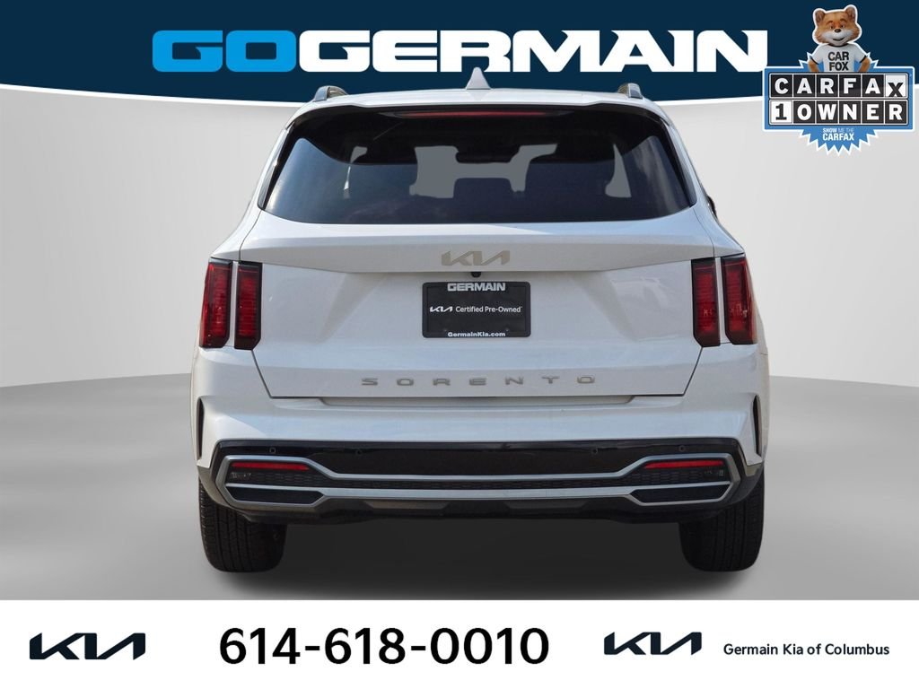 Used 2022 White Kia S image 9