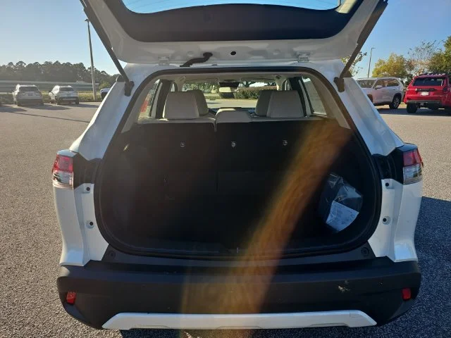 New 2026 Wind Chill Pearl Toyota L image 14