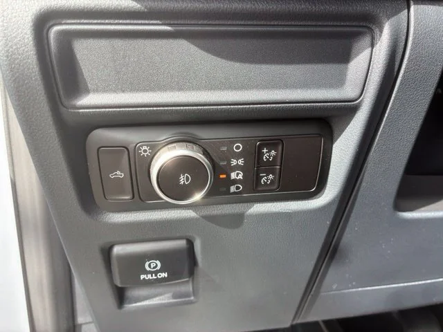 New 2026 Oxford White Ford XLT image 31