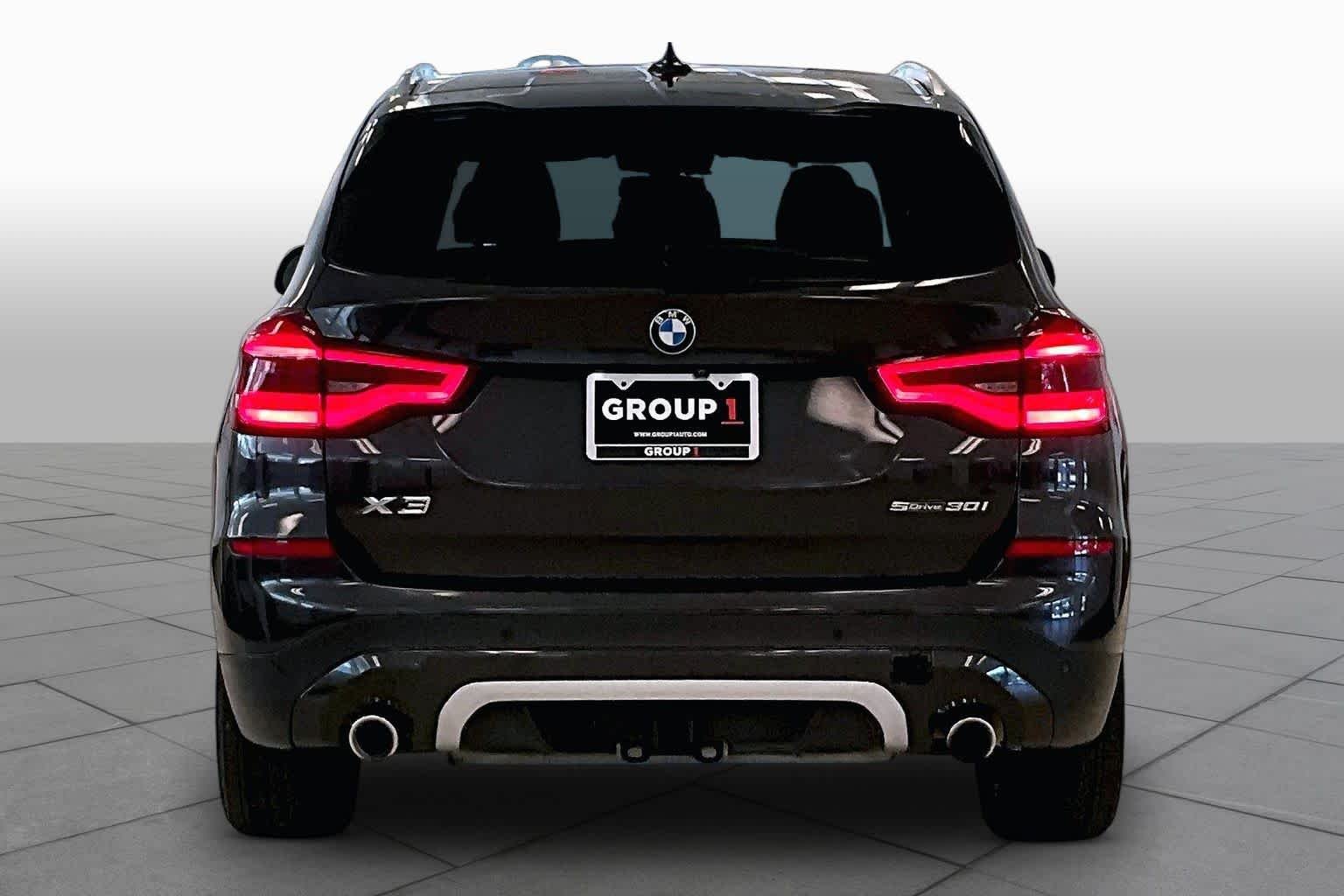 Used 2020 Dark Graphite Metallic BMW sDrive30i image 4