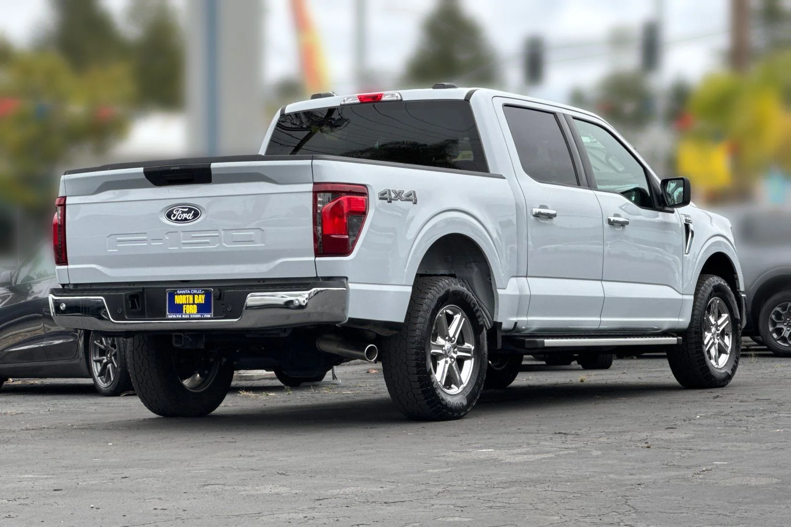 Certified Used 2025 White Metallic Ford XLT image 27