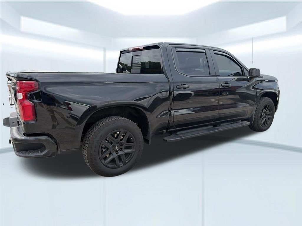 Used 2025 Black Chevrolet RST image 5