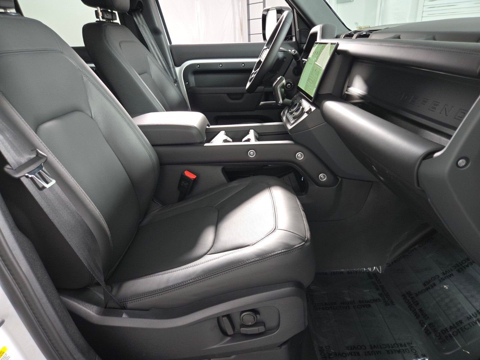 New 2026 Fuji White LAND ROVER X-Dynamic SE image 3
