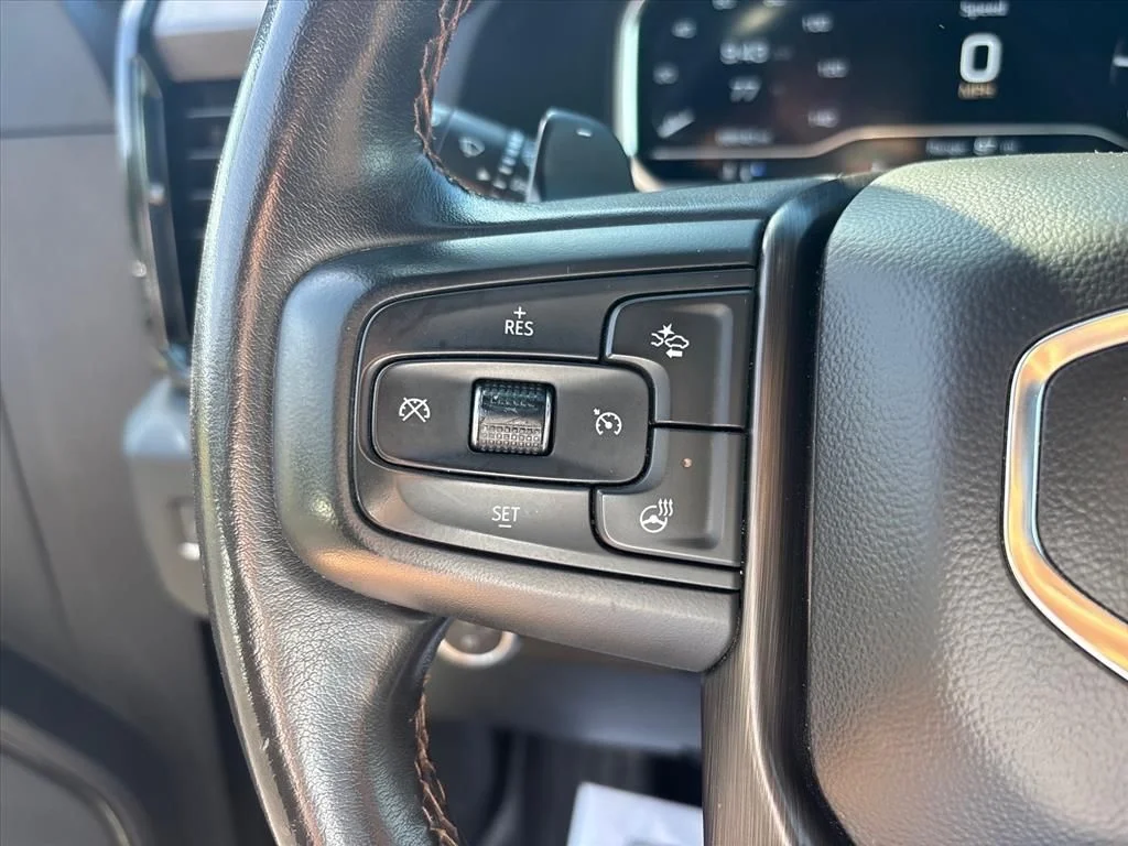 Used 2022 Black GMC AT4 image 31