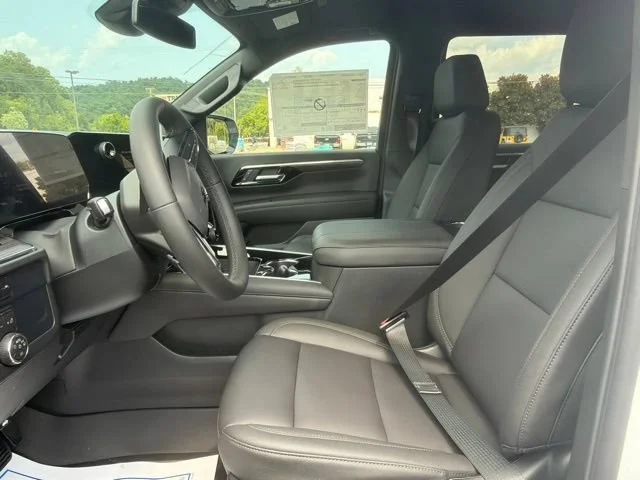 New 2026 Summit White Chevrolet Z71 image 29