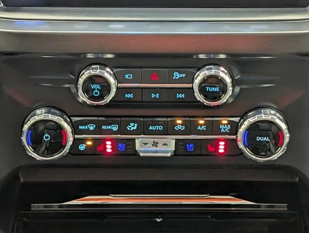 New 2026 Star White Metallic Tri-Coat Ford F-250® Lariat® image 46