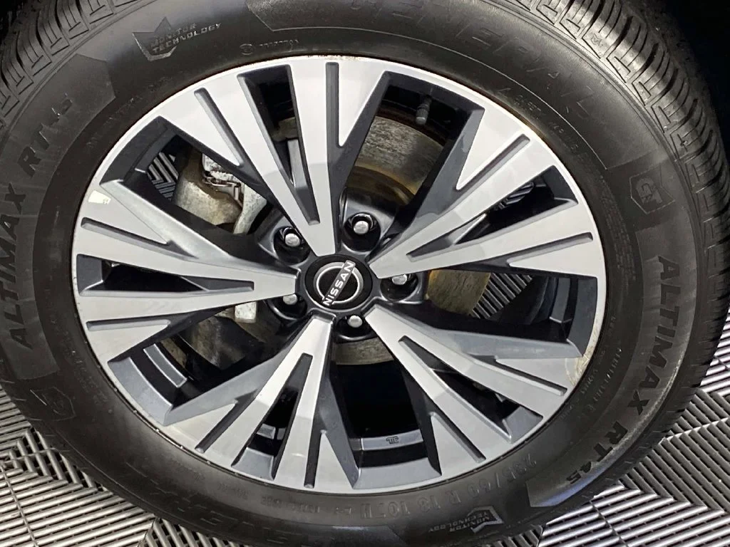 Used 2023 Gun Metallic Nissan SV image 24