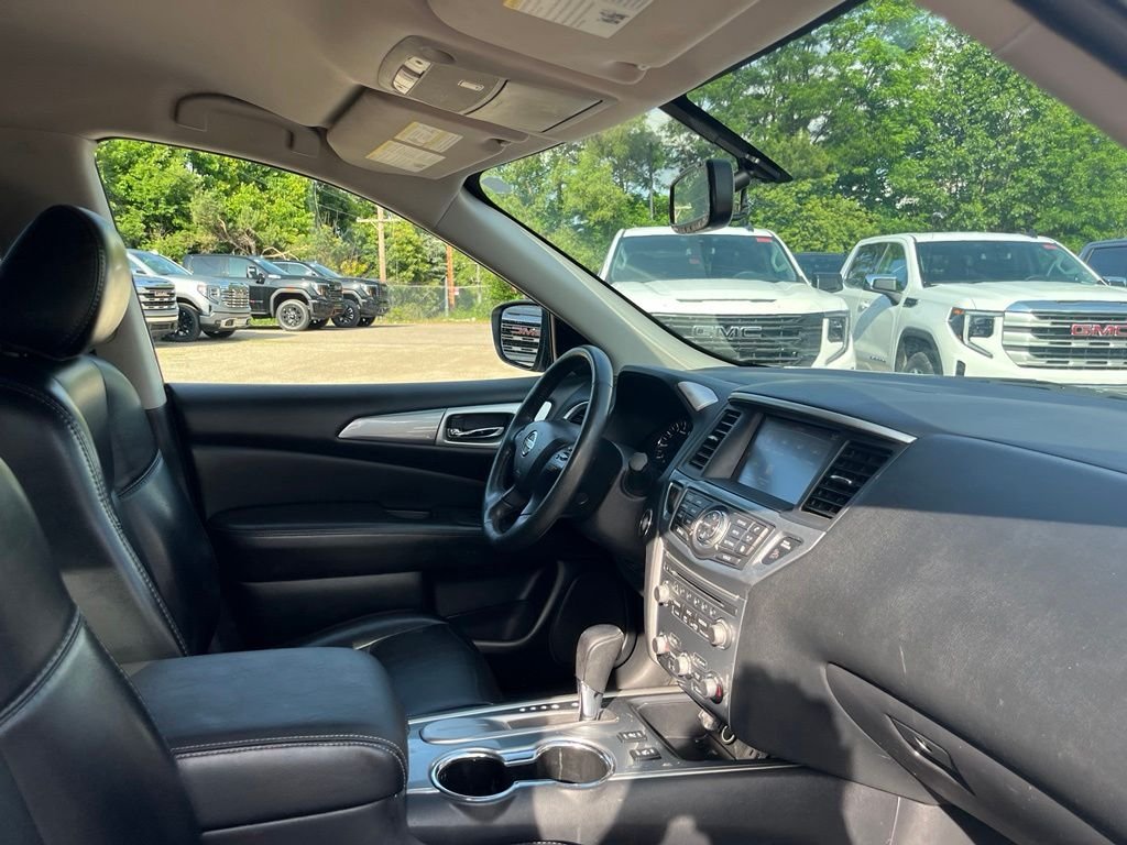 Used 2020 Brilliant Silver Metallic Nissan SL image 40