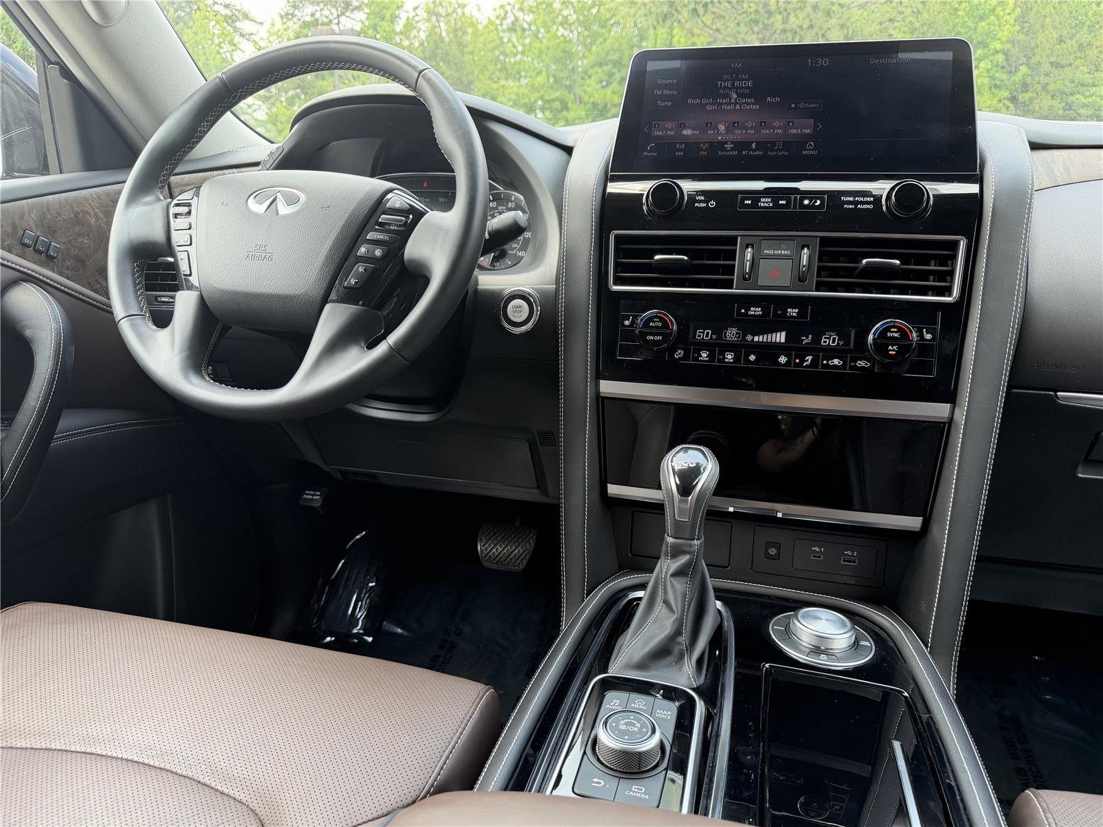 Used 2024 Anthracite Gray INFINITI Premium Select image 3