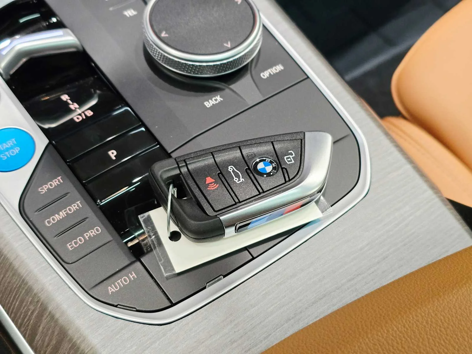 New 2026 Black Sapphire Metallic BMW xDrive40 image 31