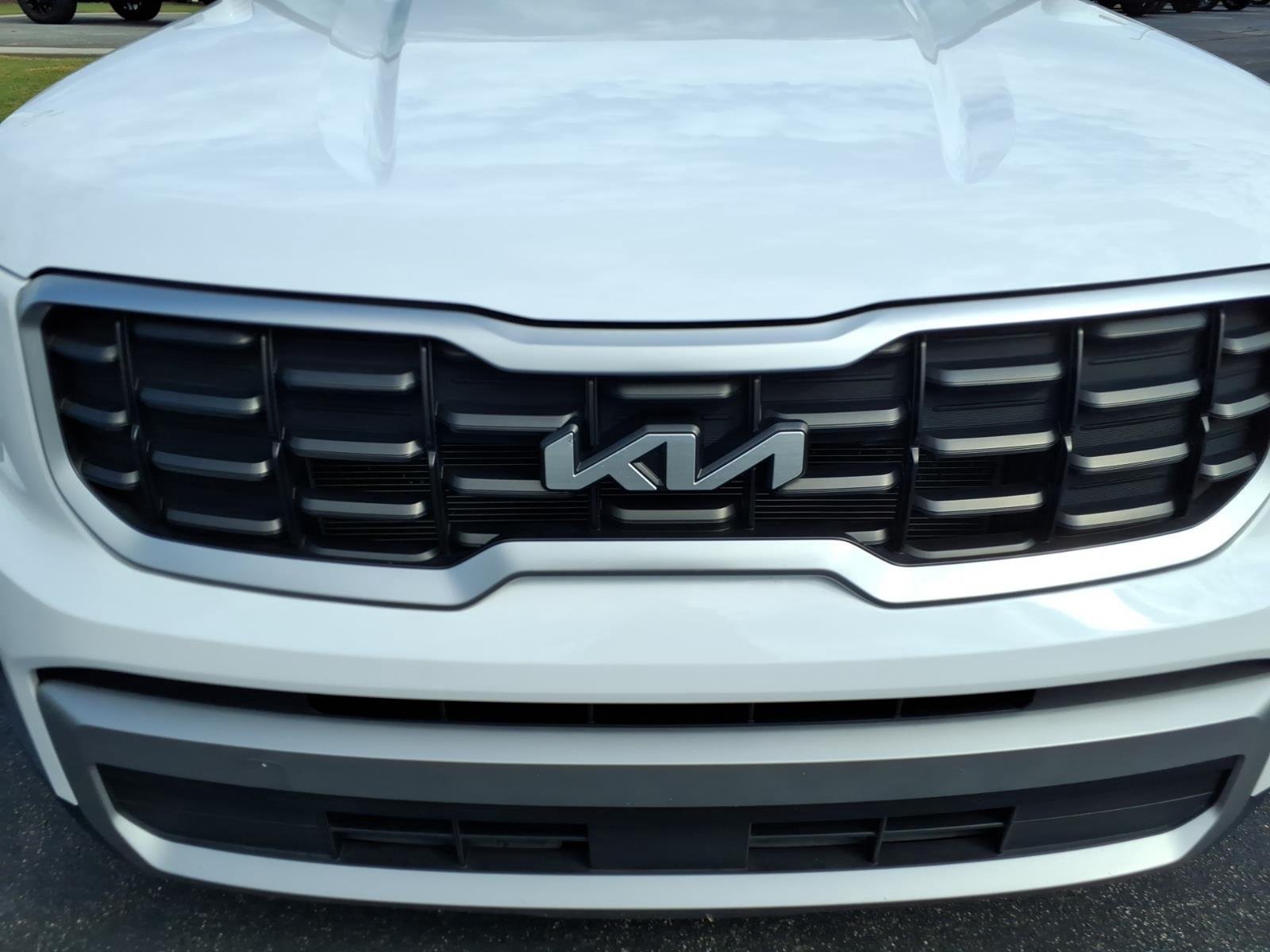 Used 2023  KIA S image 16