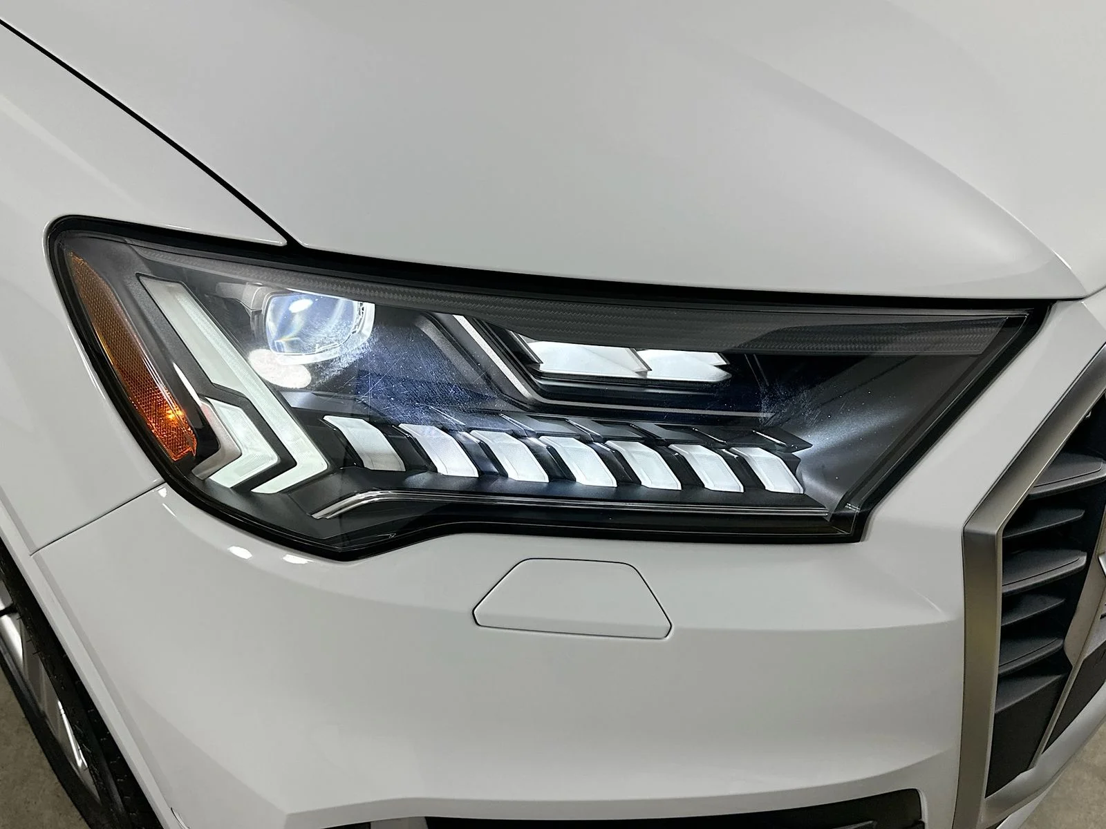 Used 2021 White Audi  image 9