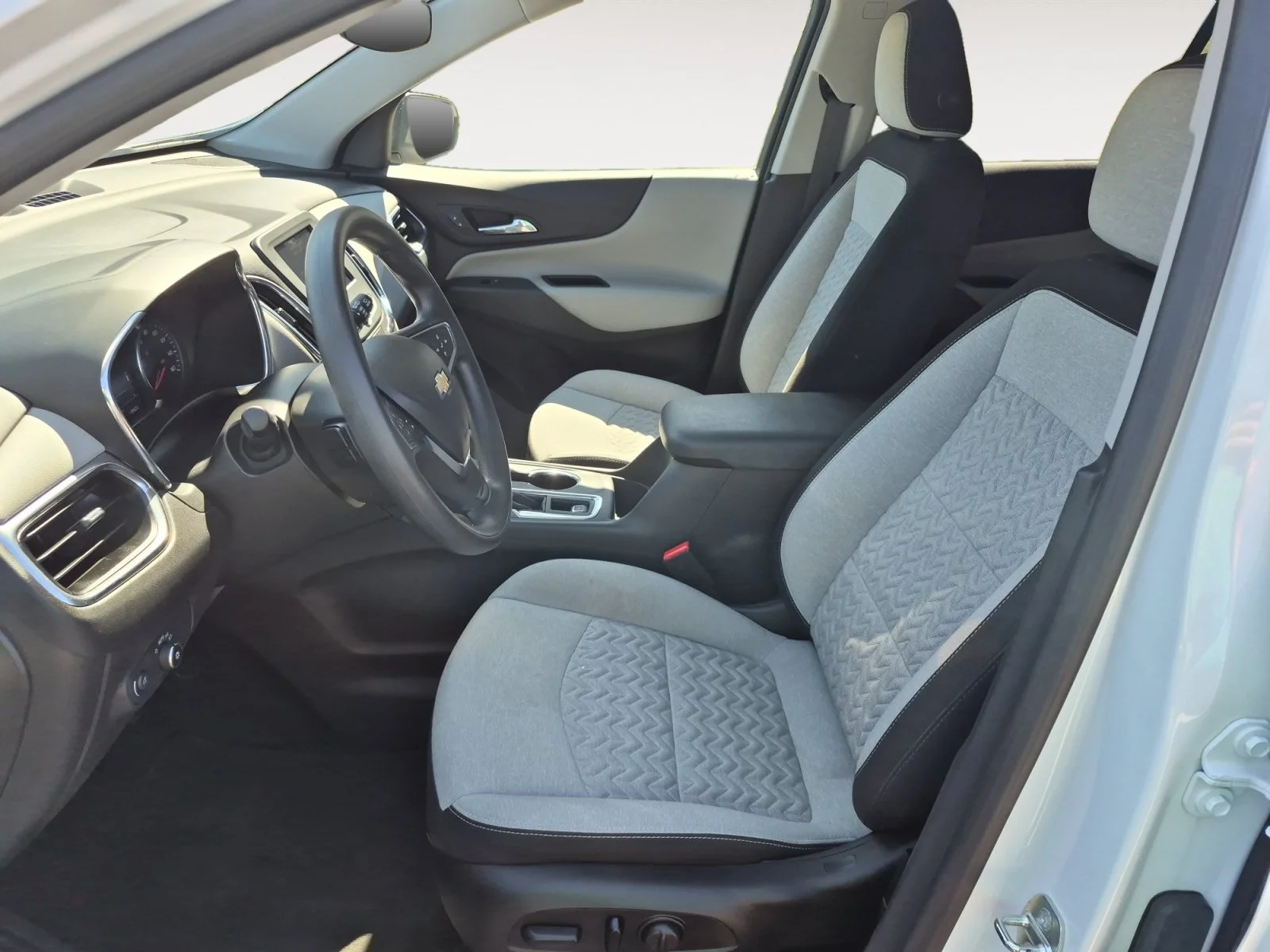 Used 2024 Summit White Chevrolet LS image 18