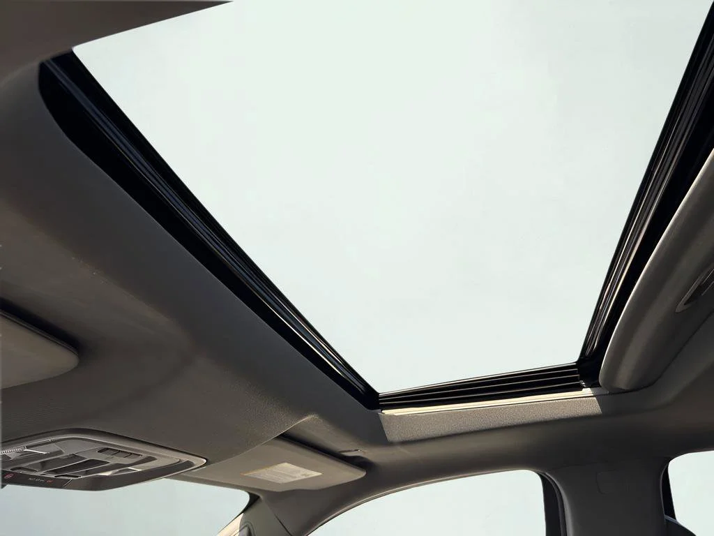 New 2026 Onyx Black GMC Elevation image 35