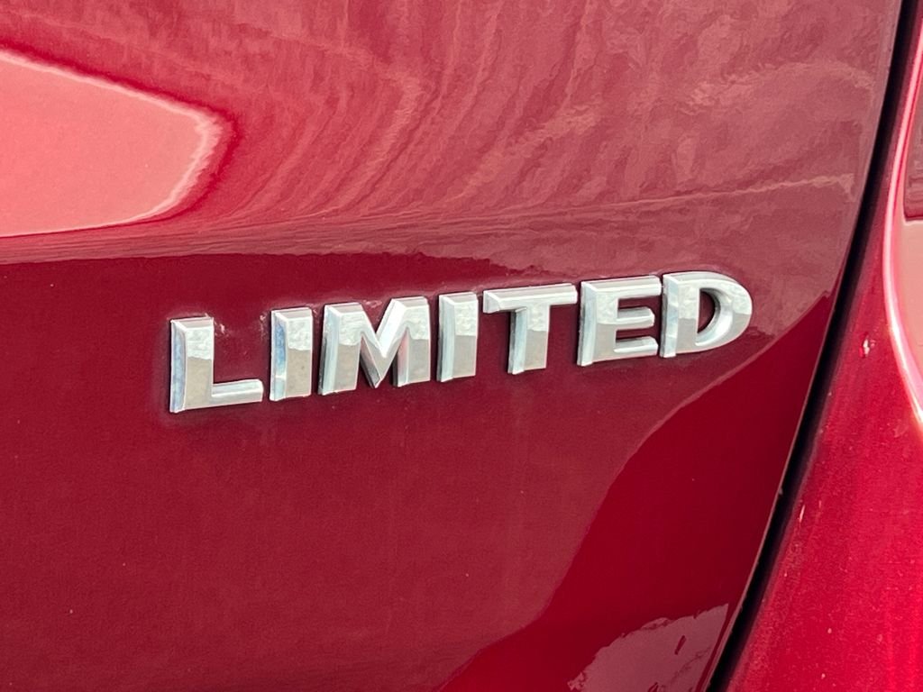 Used 2022 Red Jeep Limited image 27
