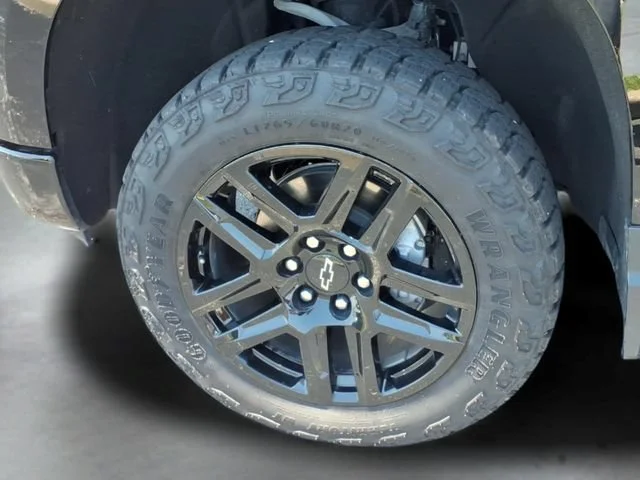 Used 2025 Black Chevrolet LT Trail Boss image 19