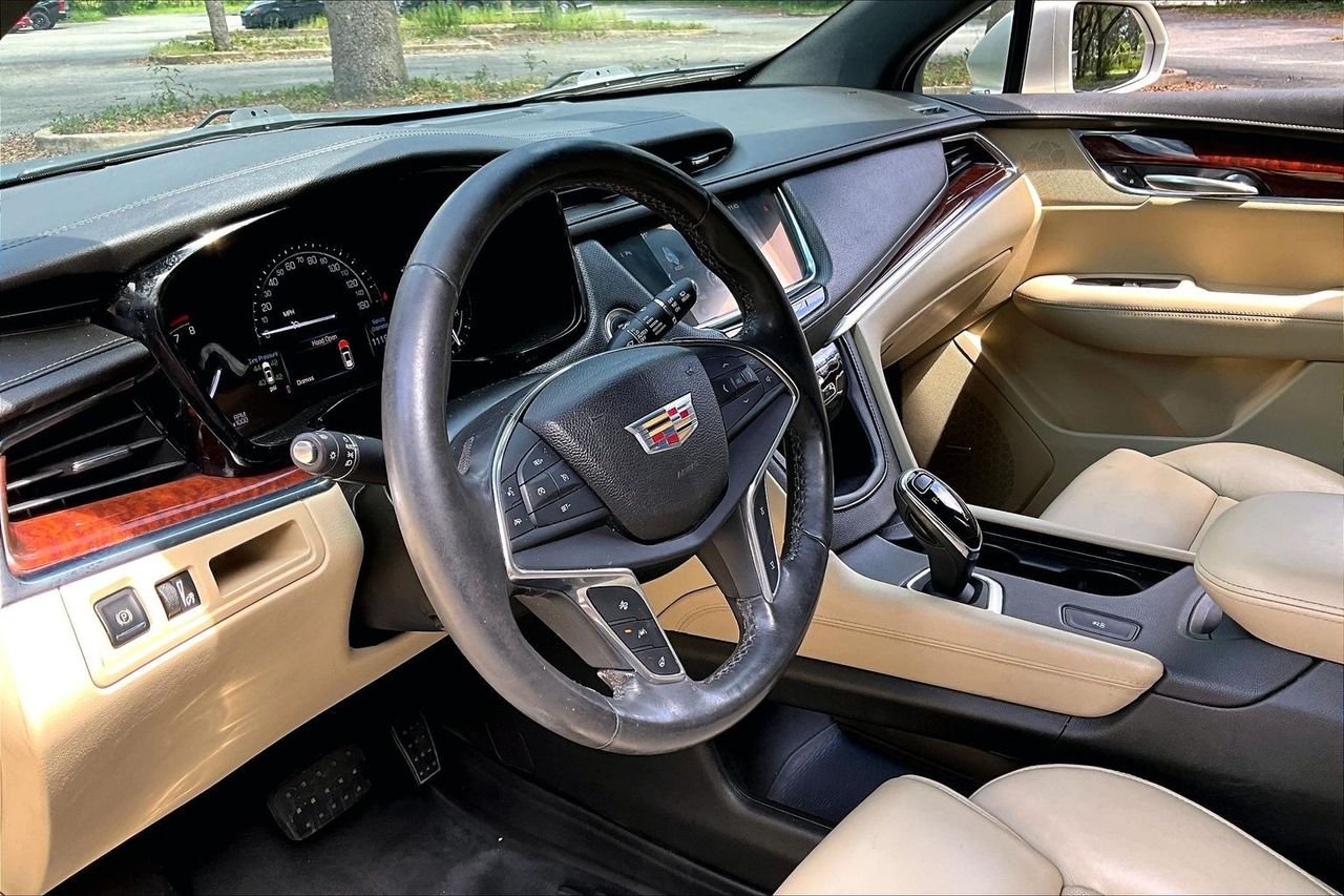 Used 2017 Silver Cadillac Luxury image 14