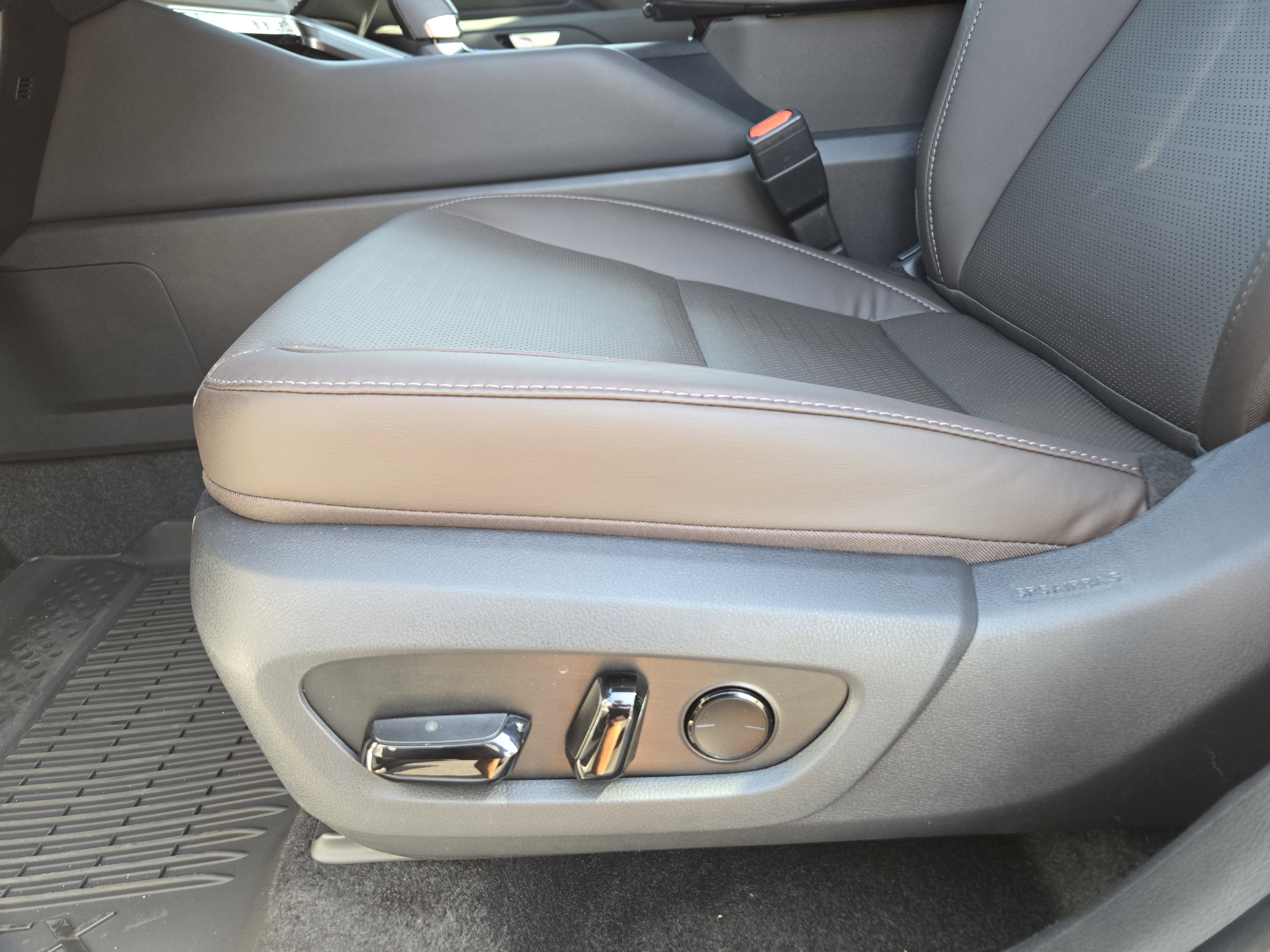 New 2026 Celestial Silver Metallic Lexus PREMIUM AWD image 17